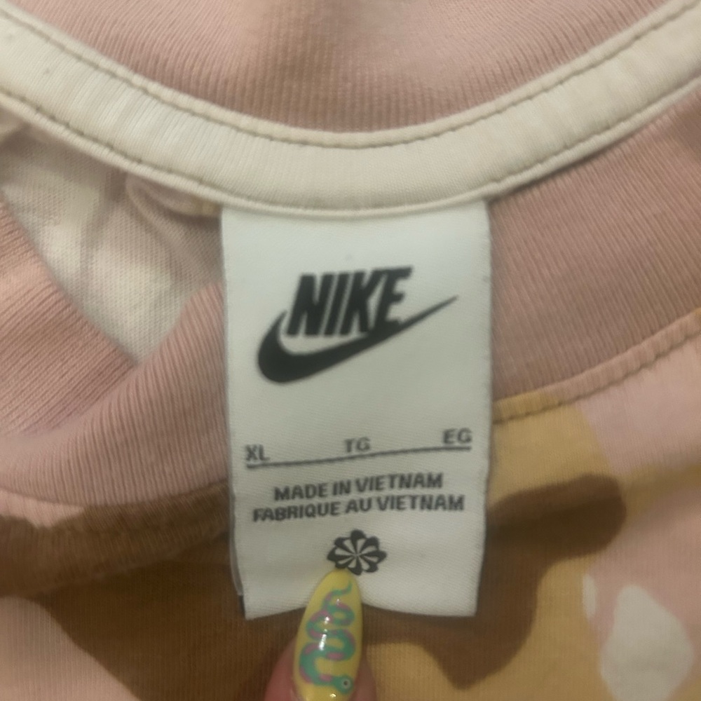 Nike women’s Camo crop top - Picture 5 of 5